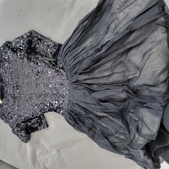 Dress - Picture 4 of 4